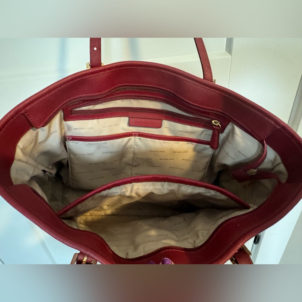 Red Michael Kors purse - Picture 3 of 4